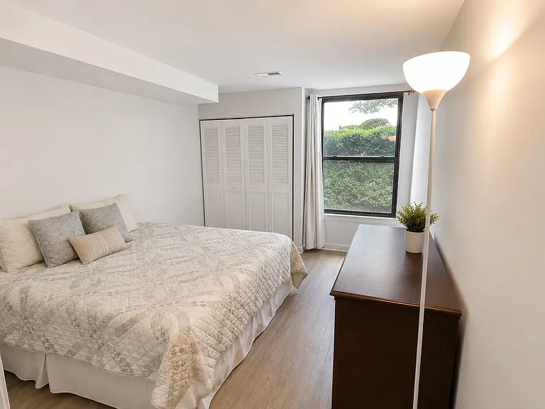 8 Shrewsbury Green Dr #1-A — Photo 6