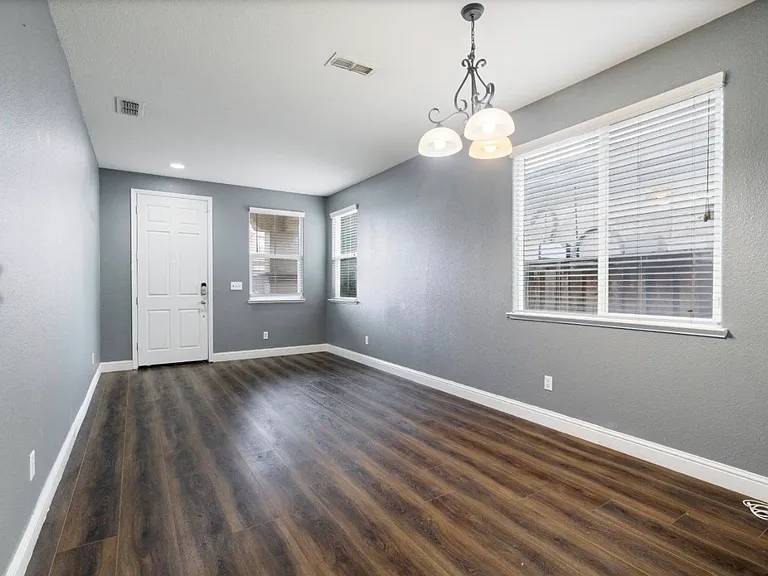 274 Crescent Moon Dr — Photo 4