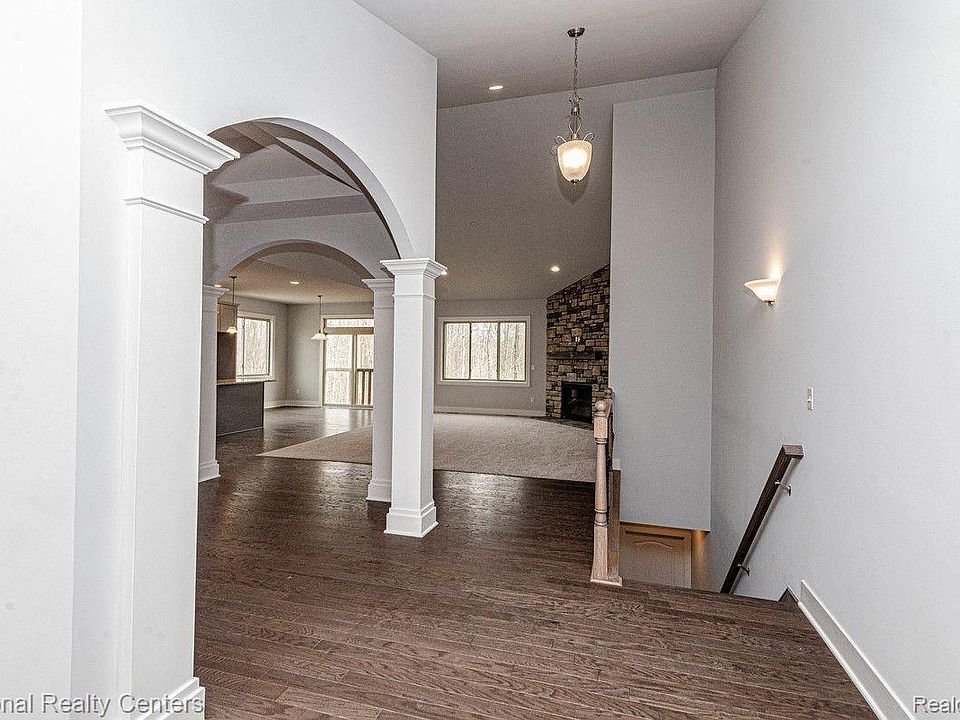 920 Timberbrook Ln, photo 3
