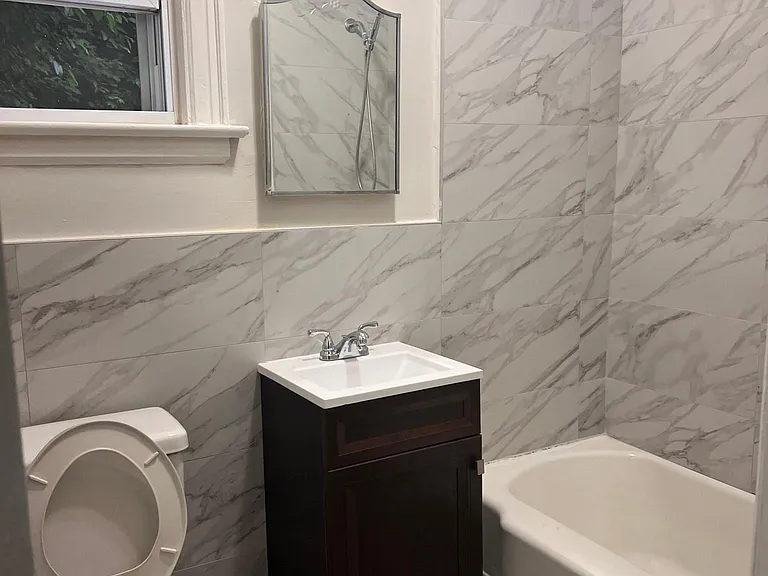 529 Park Ave #1 — Photo 6