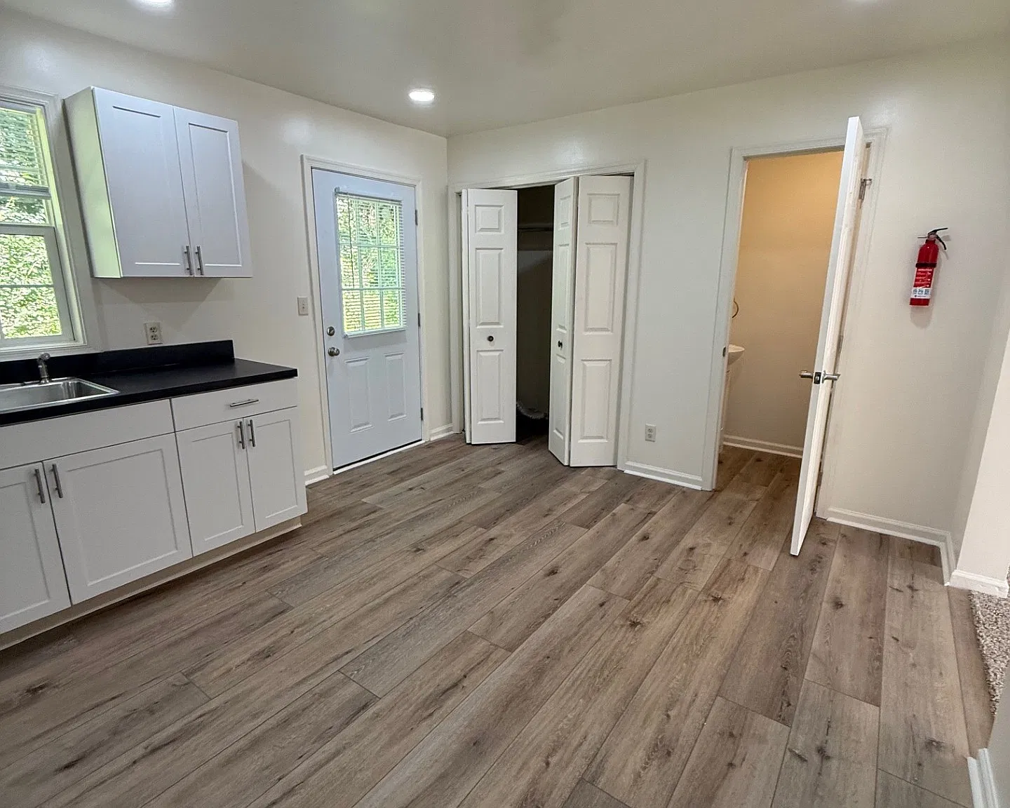 Fairfield Street - 503 — Photo 3