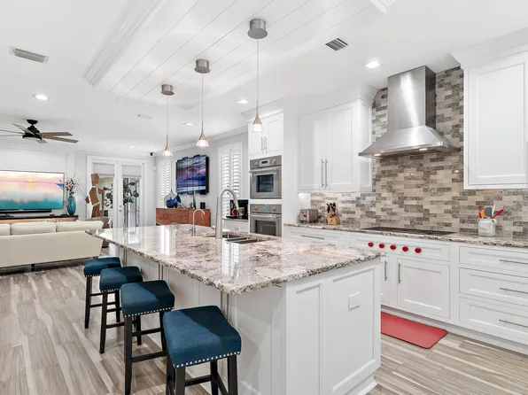 2011 Pine Island Cir, Miramar Beach, FL 32550