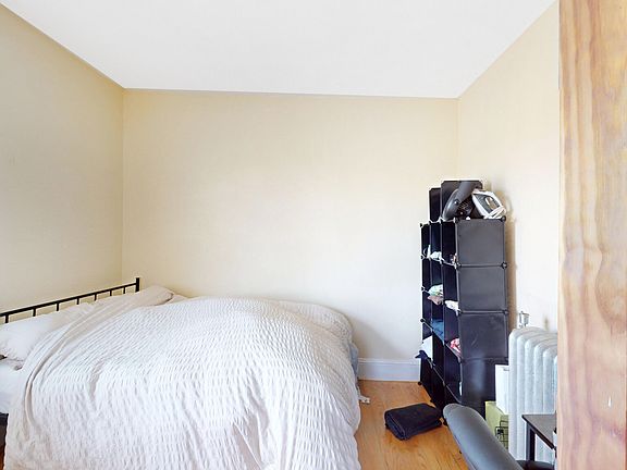 2nd image of 86 Hammond St #U4