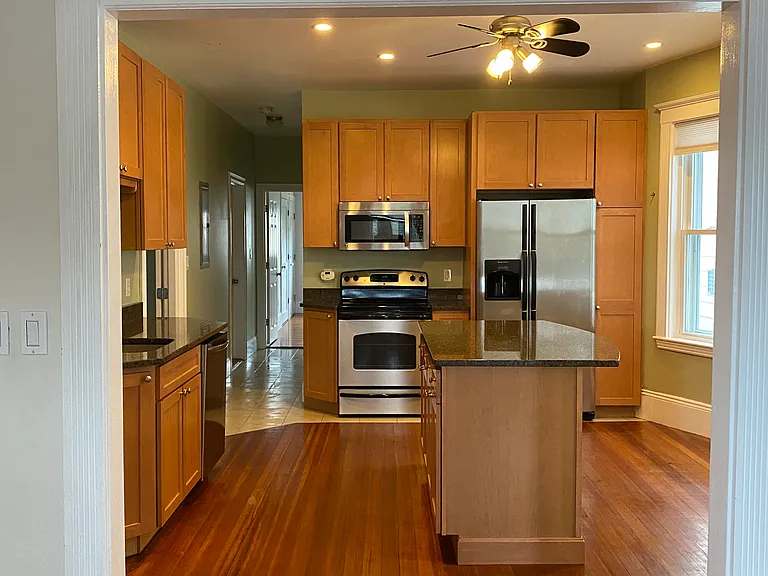 1098 Bennington St #2 — Photo 2