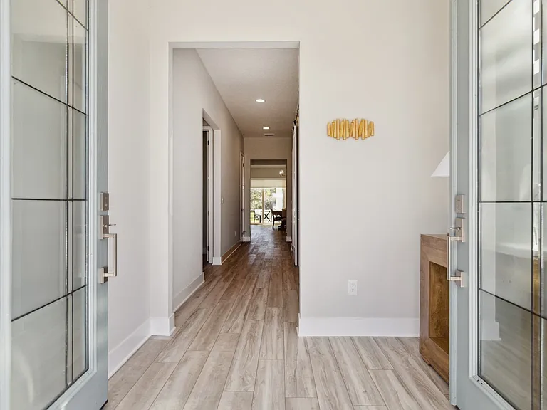 599 Flemington Path — Photo 4