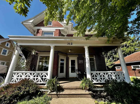 312 6th Avenue, New Glarus, WI 53574