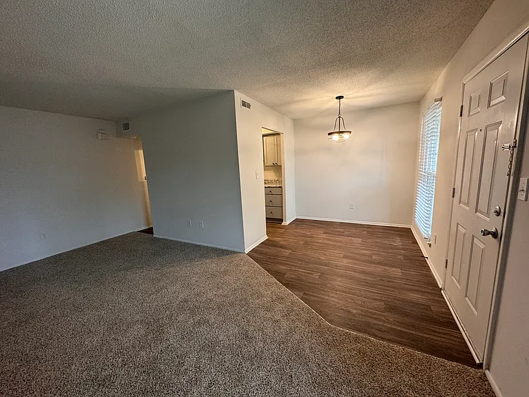 Carolina Crossing Apartments — Photo 14