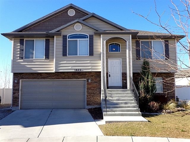 1st image of 1022 W Westbury Ct