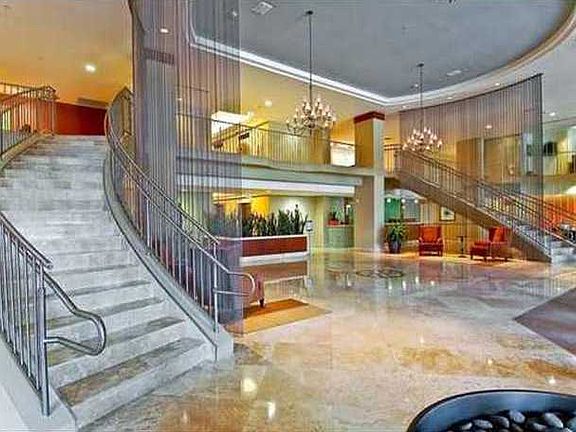 4th image of 511 SE 5th Ave APT 2303