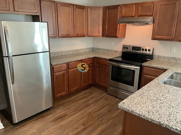 4th image of 8042 Hastings St
