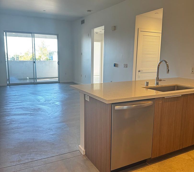 1st image of 3805 Ingraham St APT 312