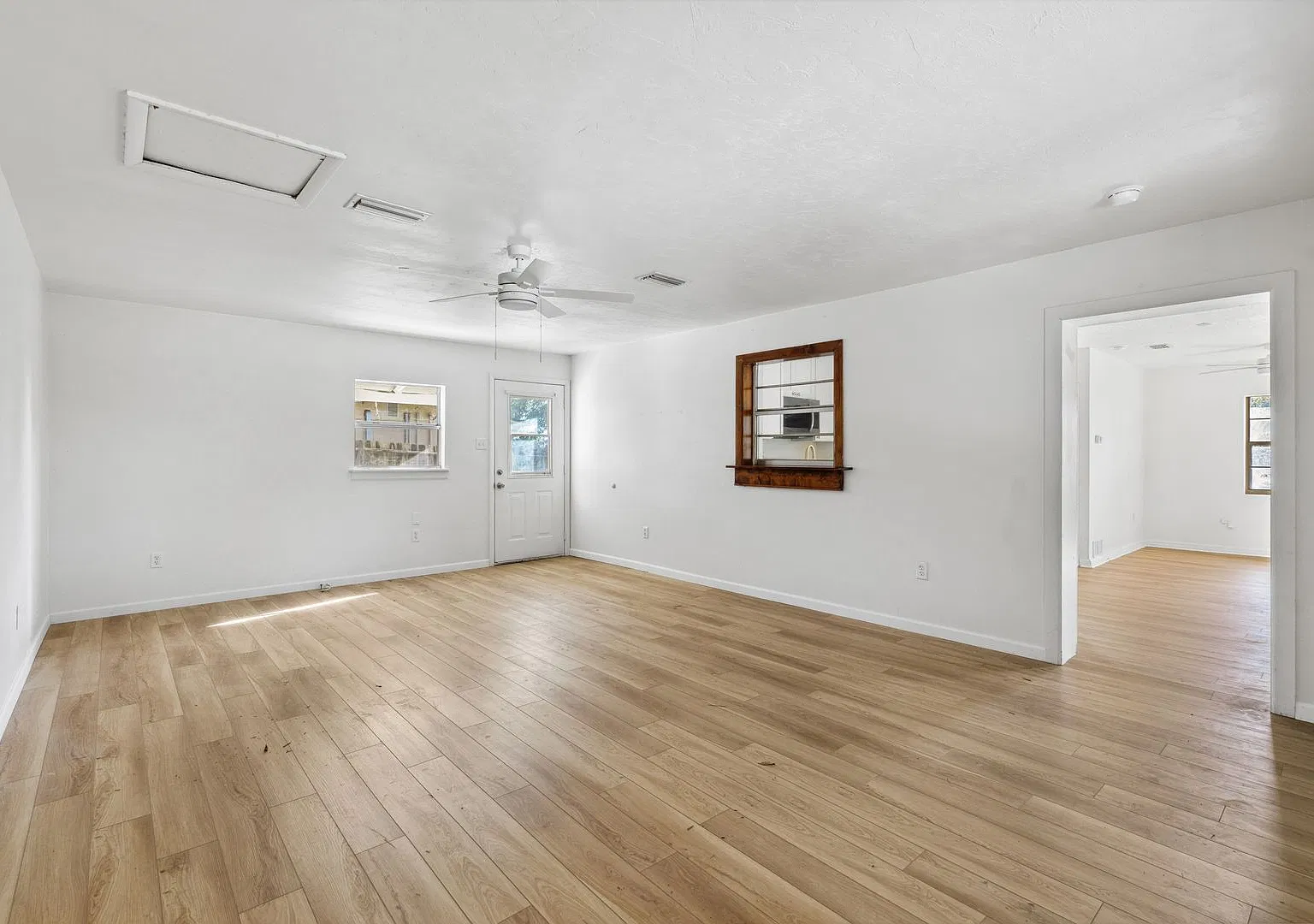 Newly Remodeled One Bedroom One Bath Duplex in Alachua — Photo 3