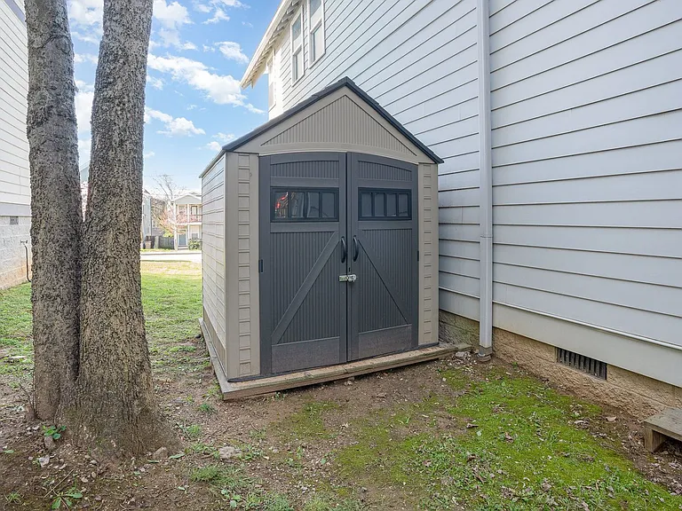 928 Thomas Ave — Photo 18