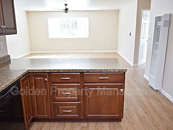 4th image of 2216 Dunlop St