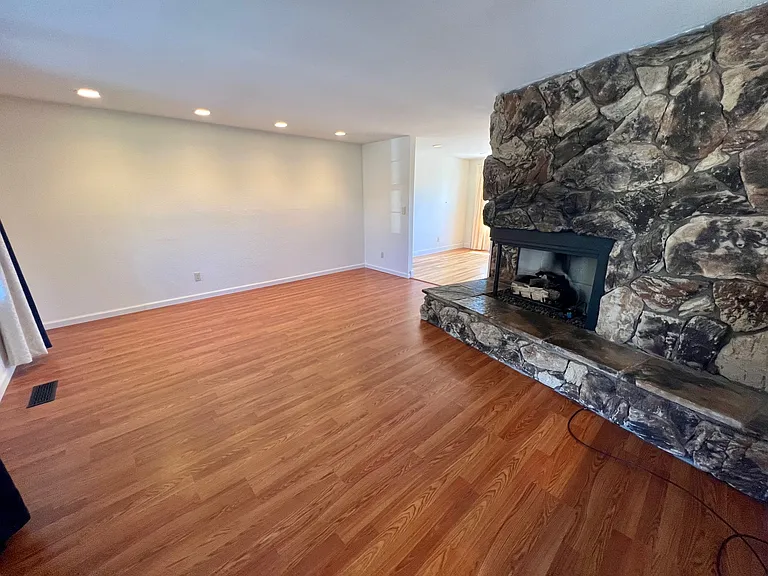 2570 Aztec Ave — Photo 16