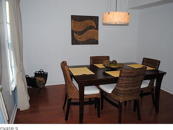 3rd image of 4702 Croft Cir