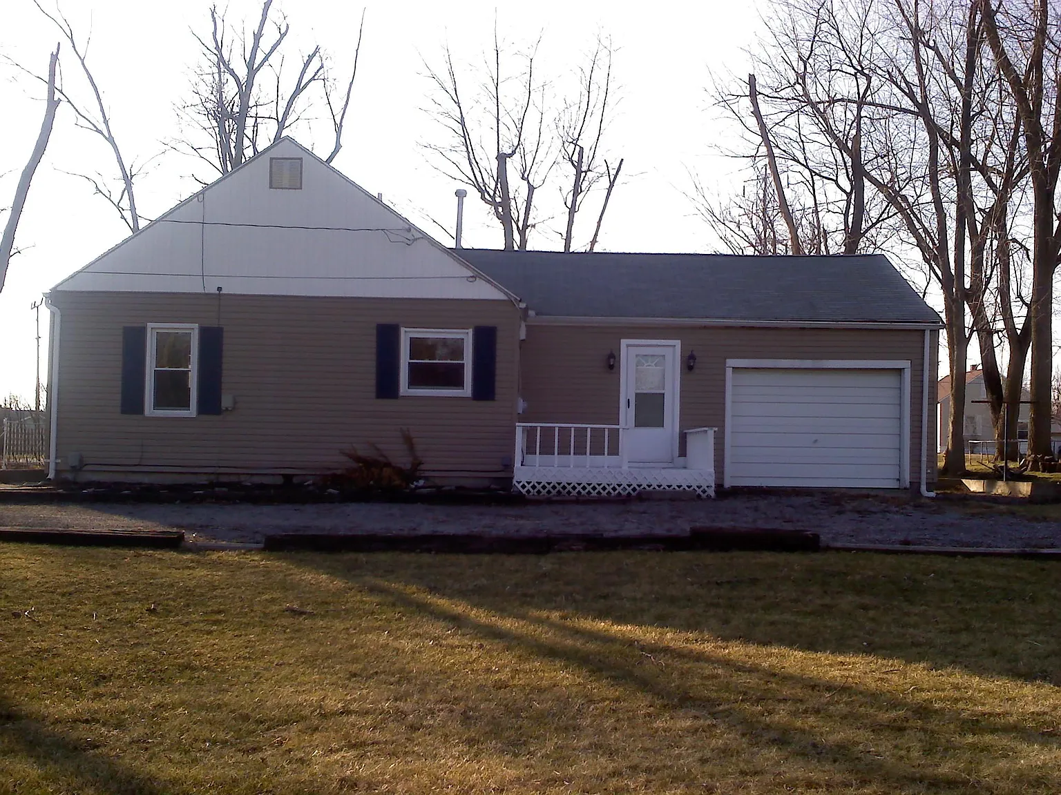 360 Jacobs Ave photo 1