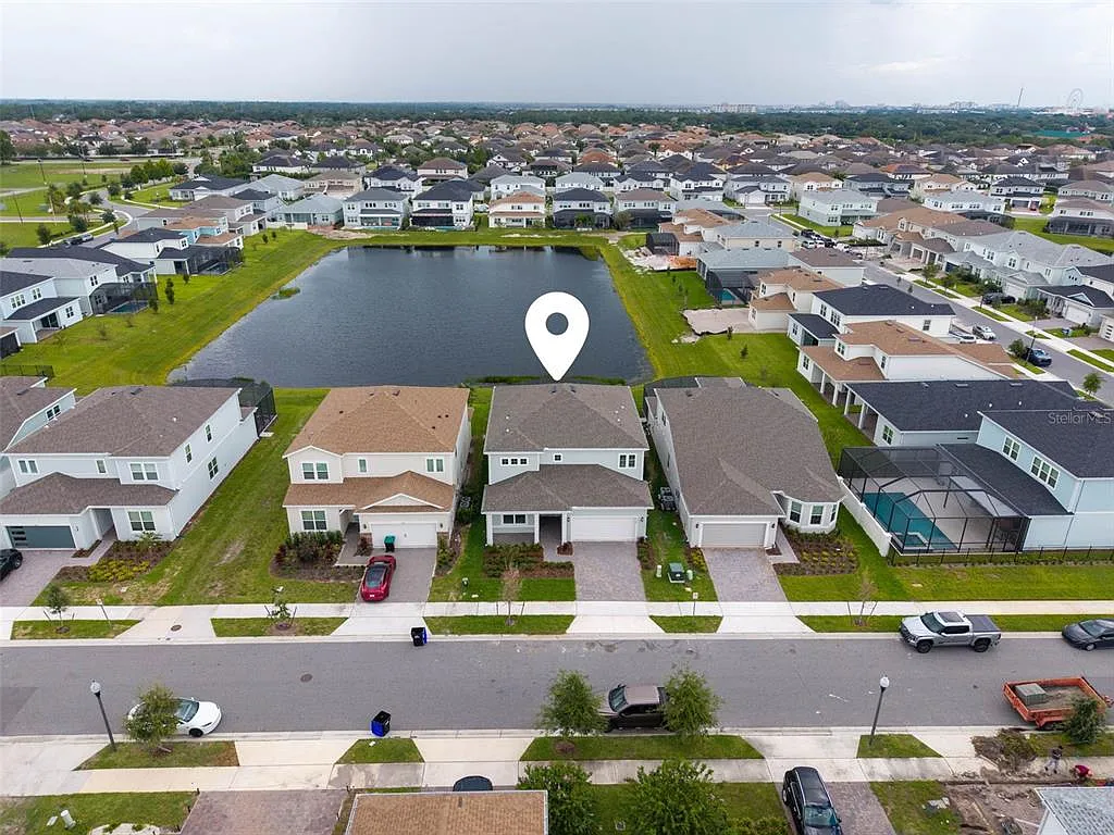 5 bed, 4.5 bath, 3416 sqft, $6,100 — Photo 2