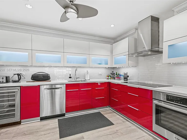 2207 NE 16th Ave — Photo 15
