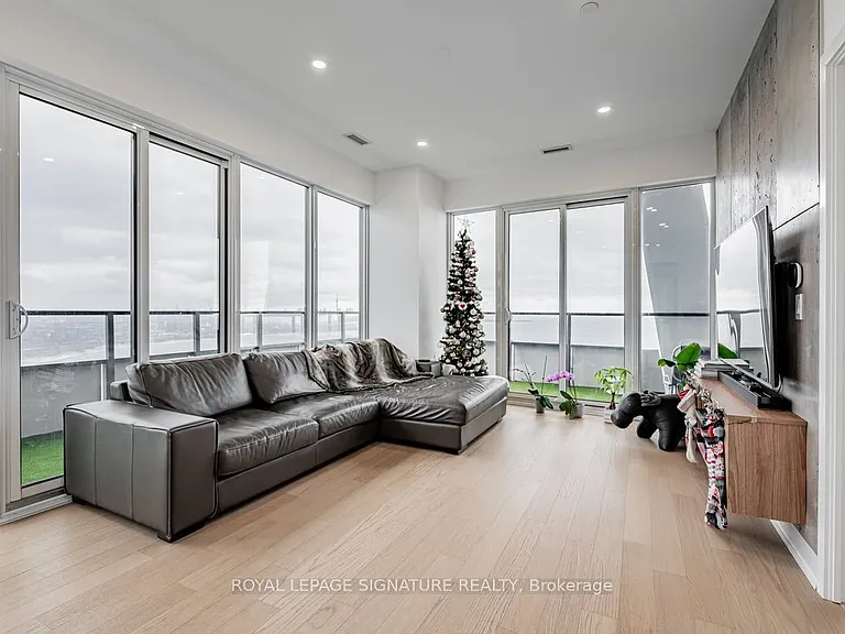 20 Shore Breeze Dr #LPH05B — Photo 49