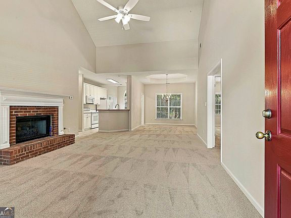 4th image of 140 Kaylee Ct