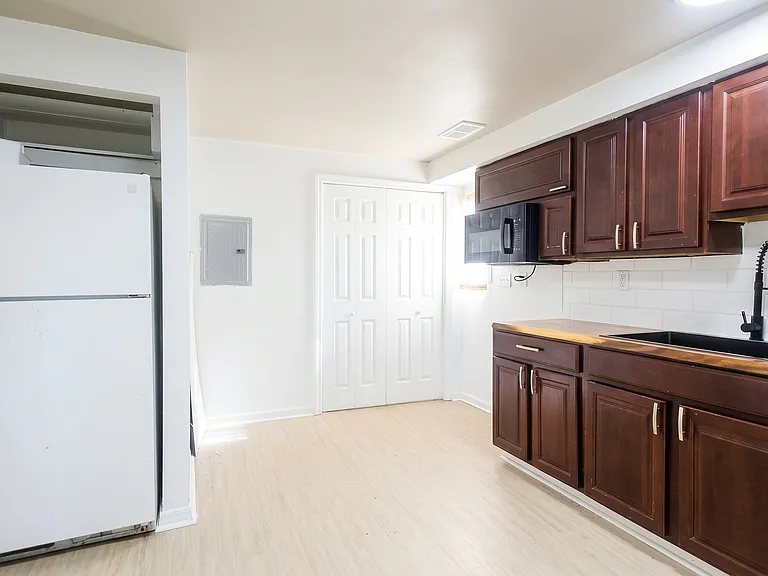 716 Dakota Ave — Photo 12