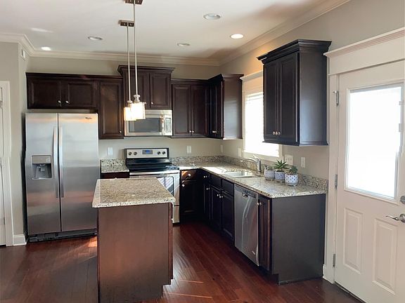 4th image of 173 Bellingham Dr NE