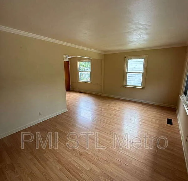 1246 Darr Dr — Photo 2