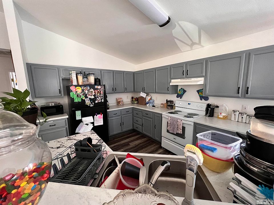 2nd image of 596 Nader Way