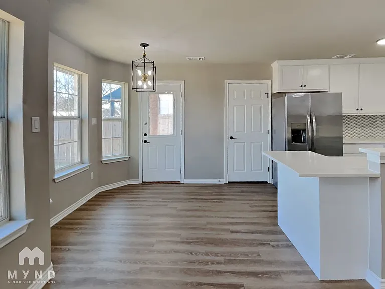 5401 Ashworth Ct — Photo 7