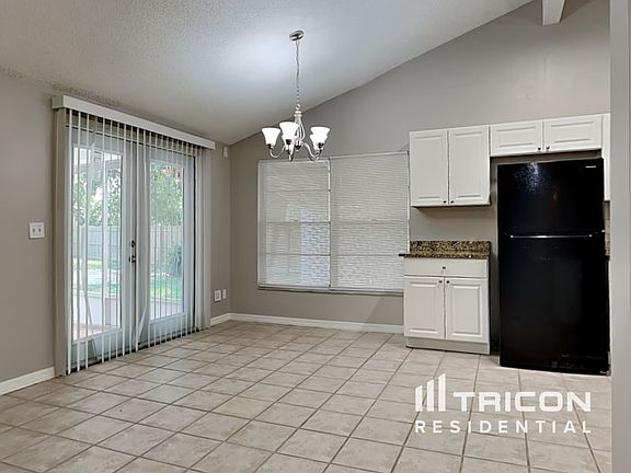 4th image of 817 Valley Hill Dr