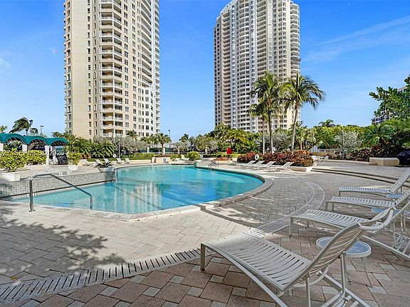 4th image of 888 Brickell Key Dr APT 1901