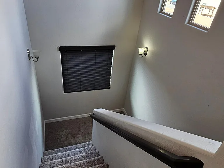 7204 Valle Jardin Ln NW — Photo 6