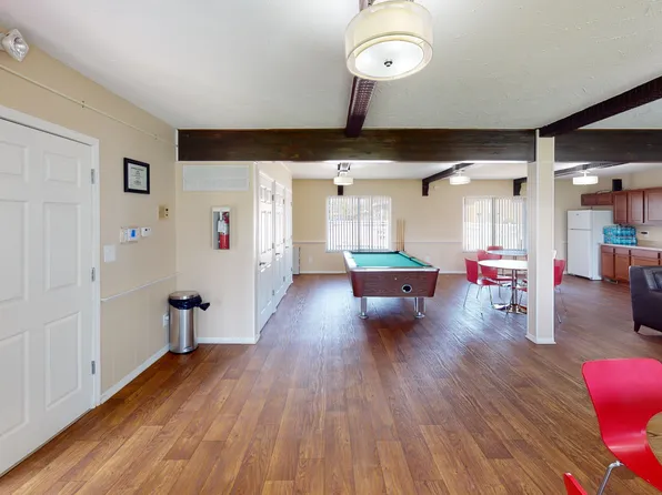 Rivercrest Apartments