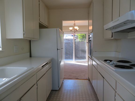 2nd image of 917 Henderson Ave