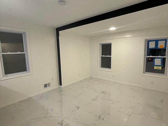 4th image of 528 Norwood St #A