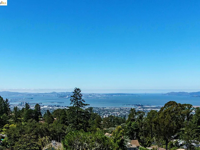 1360 Summit Rd — Photo 12