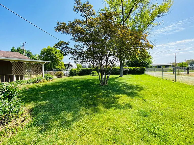 9635 Titan Rd — Photo 32