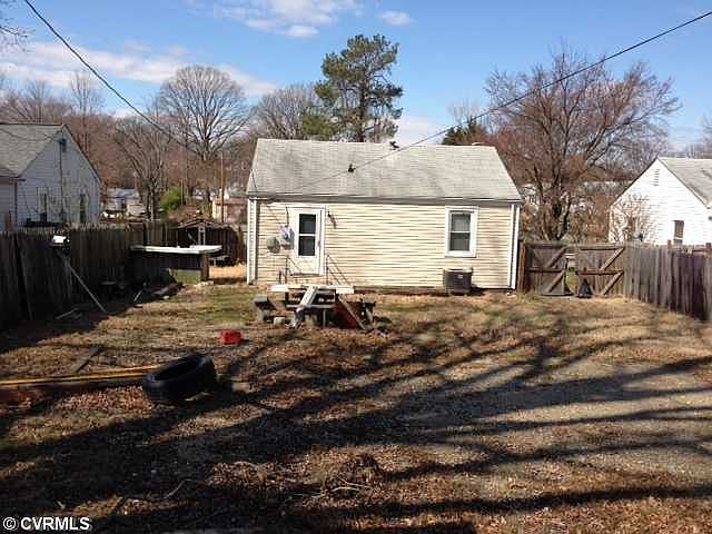 2nd image of 4704 Lindlaw Ave