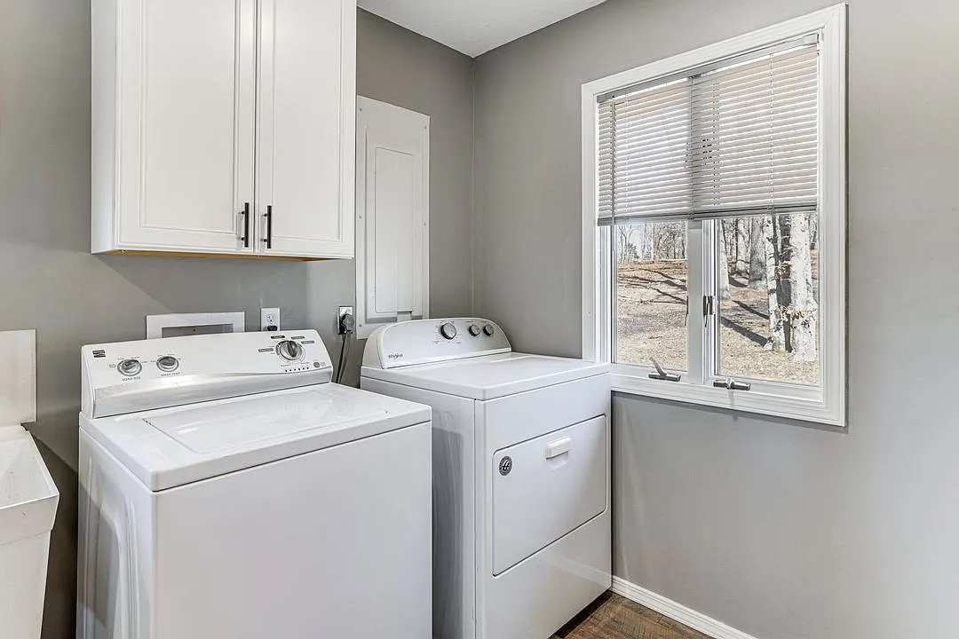 4 bed, 2404 sqft, $3,000 — Photo 2