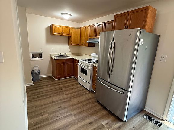 5th image of 4515 Kenwood Dr