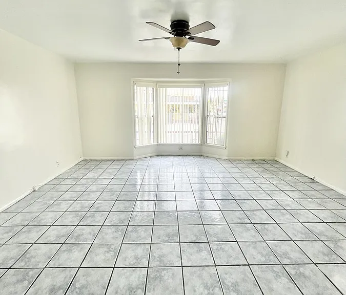 2838 W Vernon Ave — Photo 5