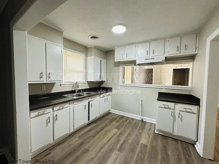 830 Marsh Ave — Photo 12