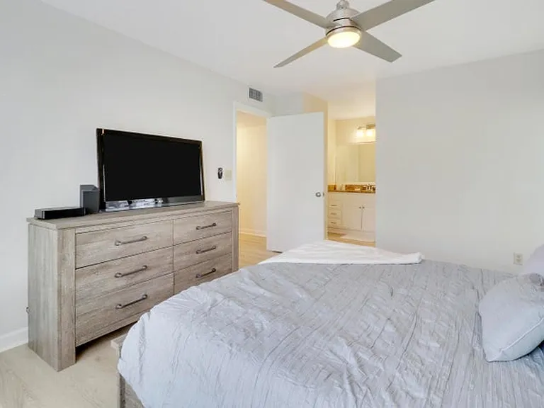 1107 Duncan Cir #102 — Photo 9