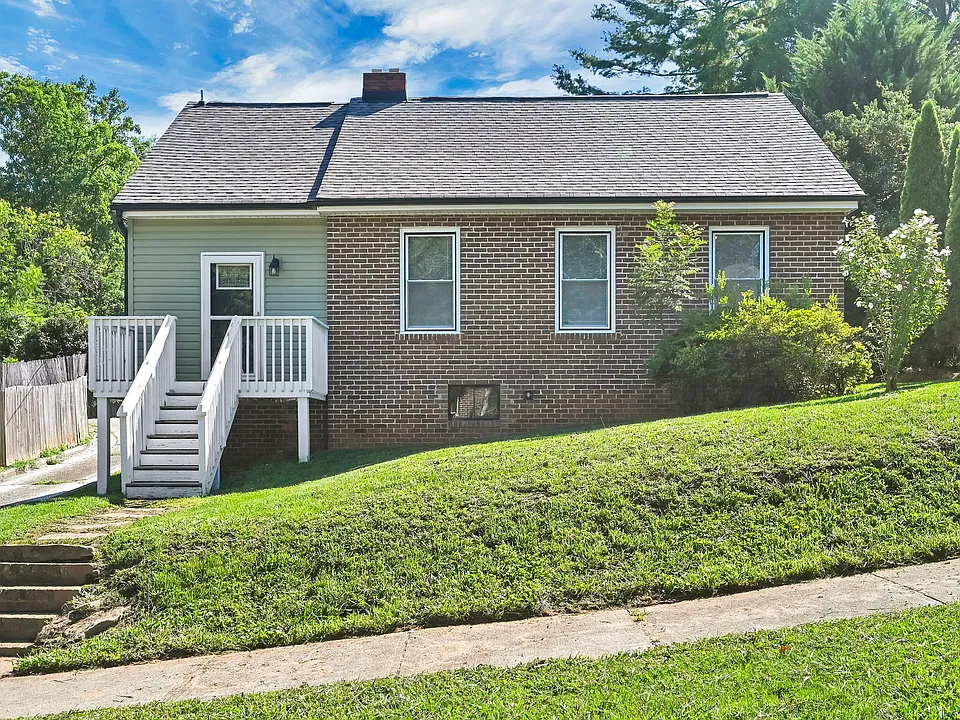 10 Enka Oak St
