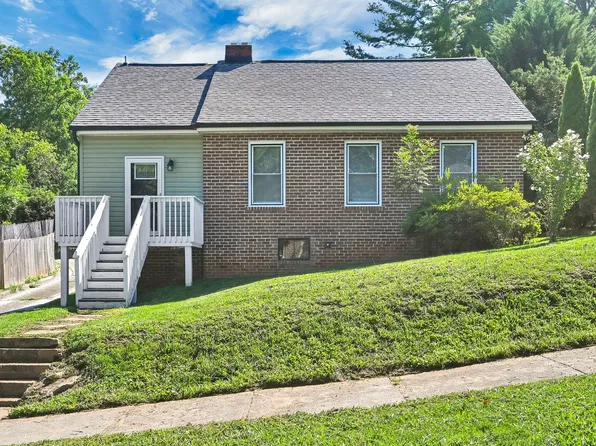 10 Enka Oak St, Candler, NC 28715
