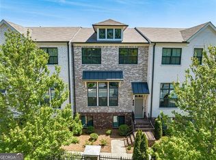 820 Fairview Cir, Roswell, GA 30076
