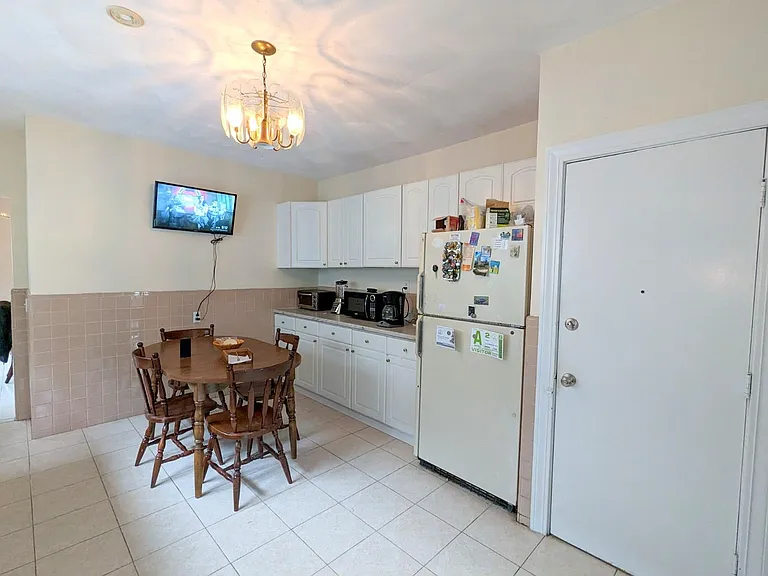 37 Pearson Rd — Photo 2