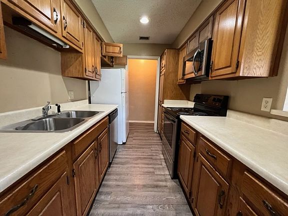 5th image of 5451 Laguna Dr #Le-127