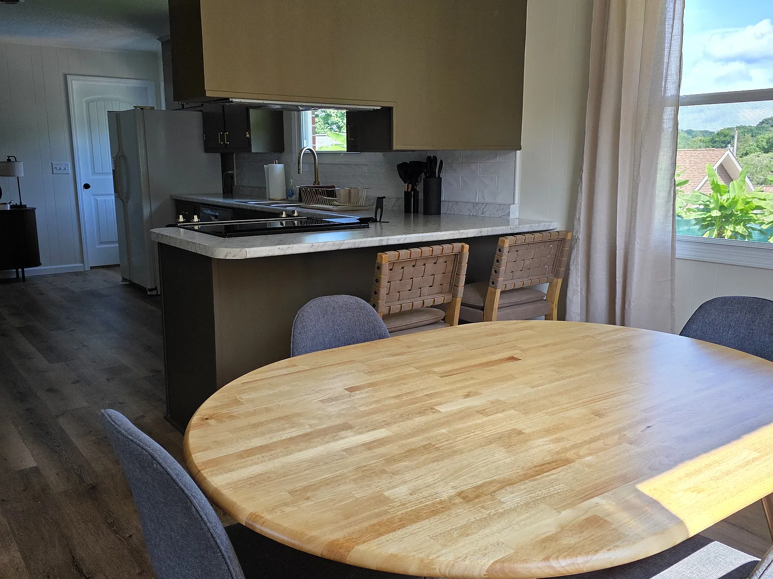 3 bed, 1.5 bath, 1630 sqft, $2,800 — Photo 4